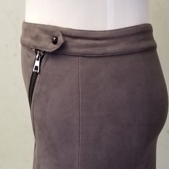 Anthropology gray faux suede Zip mini skirt  size XS (Y24) - Picture 2 of 7